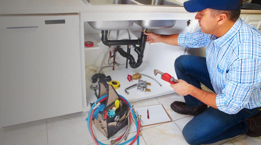 Expert burst pipe repair services in Forrest, IL